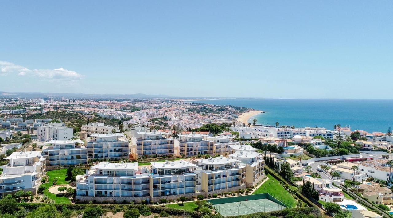 Ocean View Apartment With 3 Spacious Terraces, 2 Swimming Pools & Tennis Court Албуфейра Екстер'єр фото